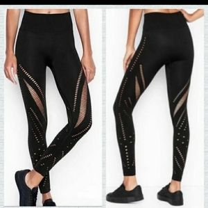 NWT. VICTORIA SECRET Black joggers